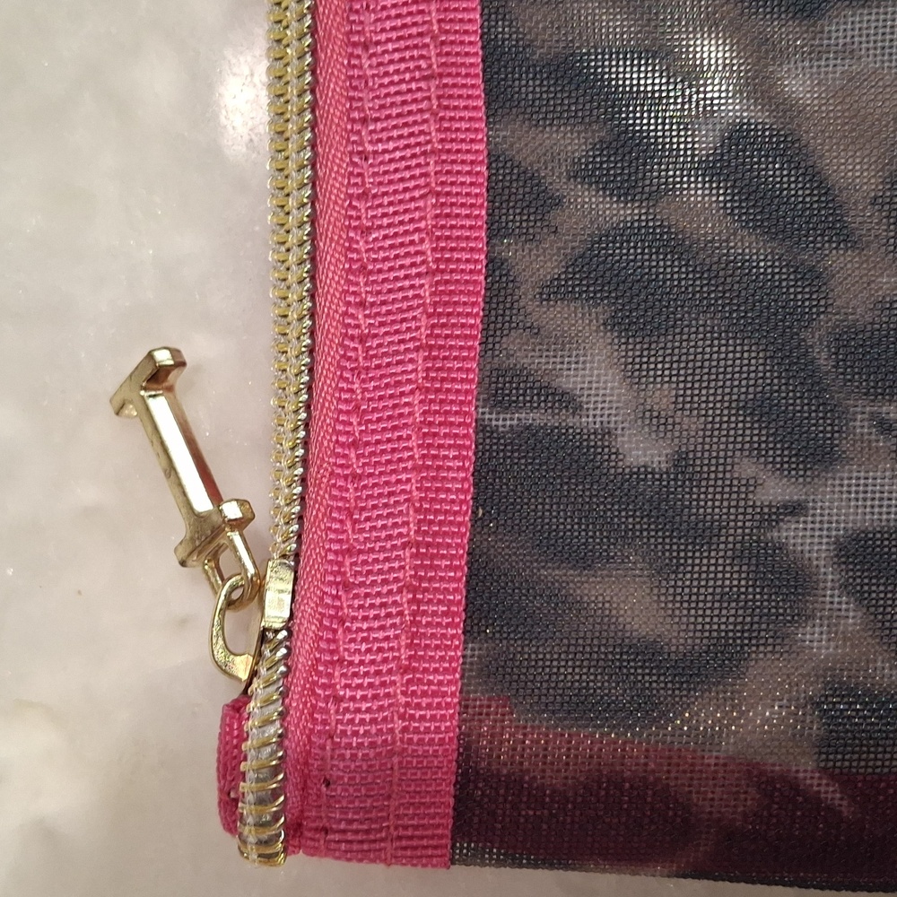 Travel Pouch - Picture 4 of 5